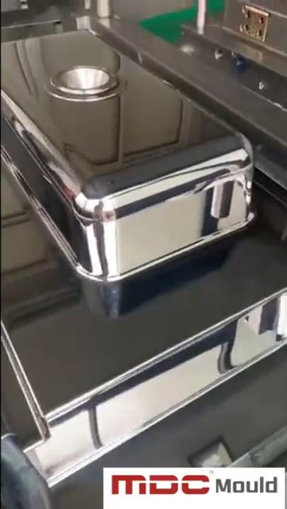 Ultra Mirror Polishing on Sanitary Moulds – Precision You Can See